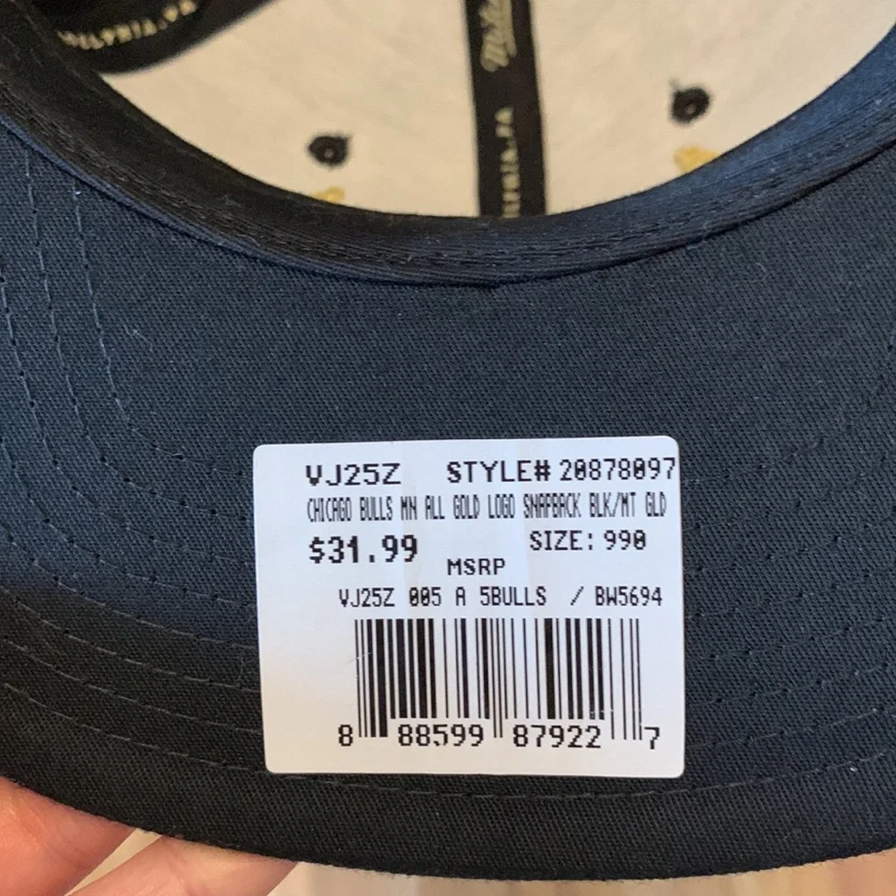 Brand new, Mitchell & Ness Chicago Bulls hat - Picture 2 of 4